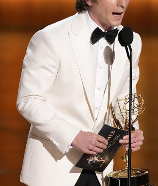 Jeremy Allen White Blazer - Image 4